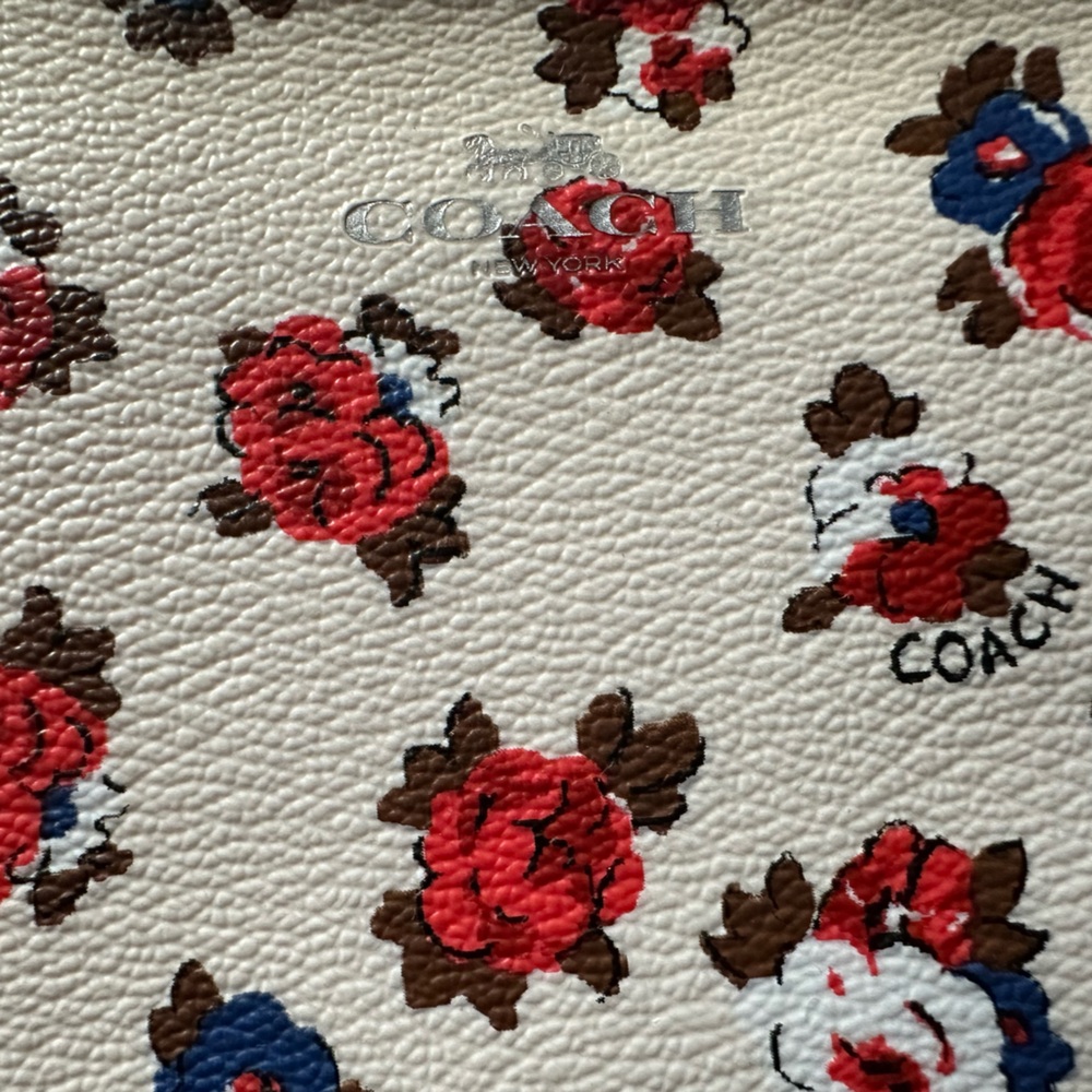 🌺Rare Coach Limited Edition Tea Rose Floral Corner Zip Wristlet *BNWT🌺